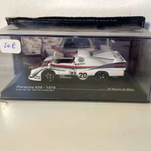 Porsche 936 blanche et rouge numéro 20 - 24 heures du Mans de 1976 pour Motoneige