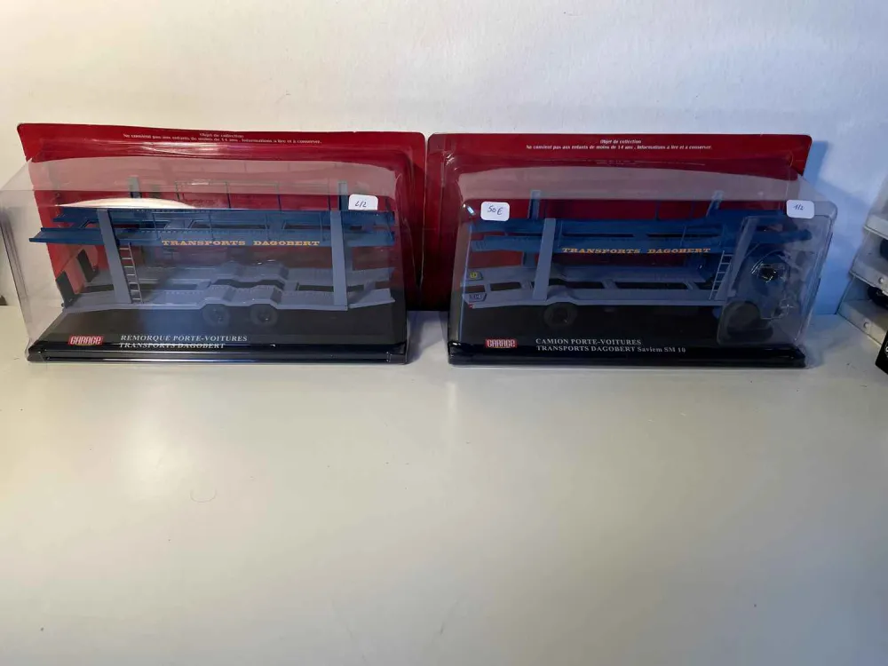 Camion porte-voitures et sa remorque SAVIEM SM 10 bleu (Transports Dagobert)