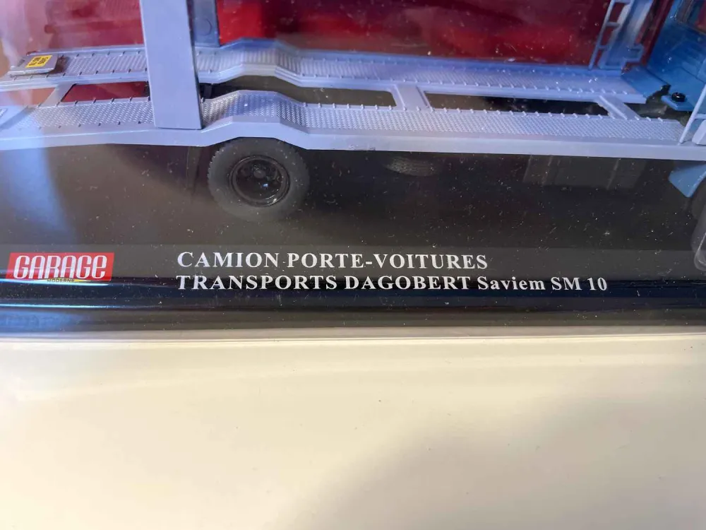 Camion porte-voitures et sa remorque SAVIEM SM 10 bleu (Transports Dagobert)