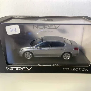 Haute Performance Peugeot 508 grise de 2014 (Norev)