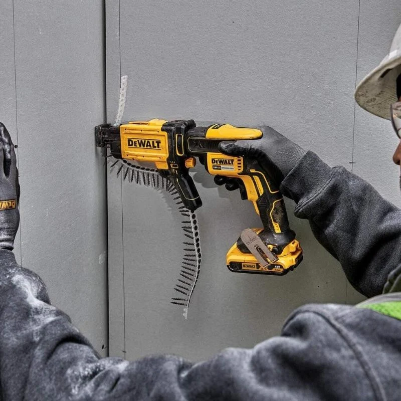 Chargeur vis en bande XR 18V DEWALT DCF6202-XJ pour visseuse plaque de plâtre pour transport longue distance