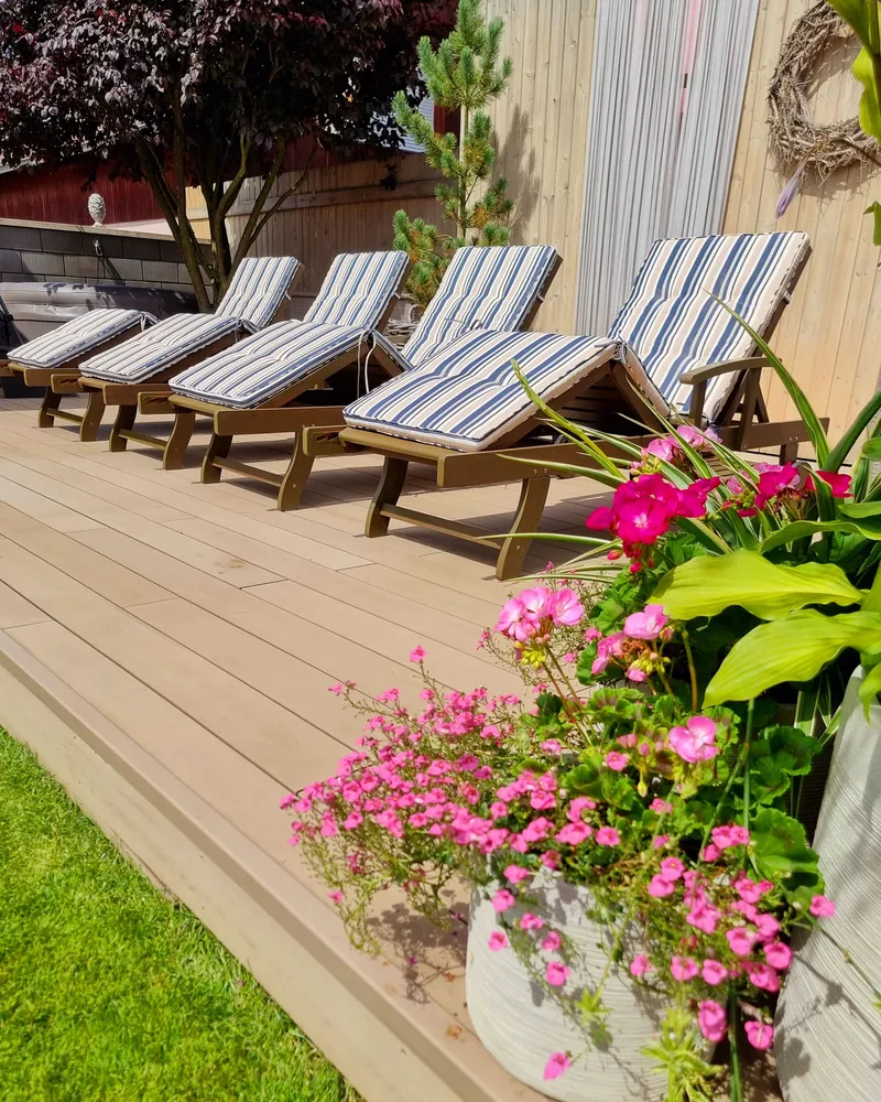 Ligstoel acaciahout gestreept blauw AMANTEA