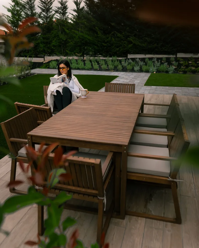 Racing 8 Seater Acacia Wood Garden Dining Set Taupe Cushions SASSARI