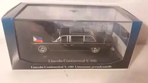 Lincoln Continental X-100 noire (collection voitures de chefs d'état)