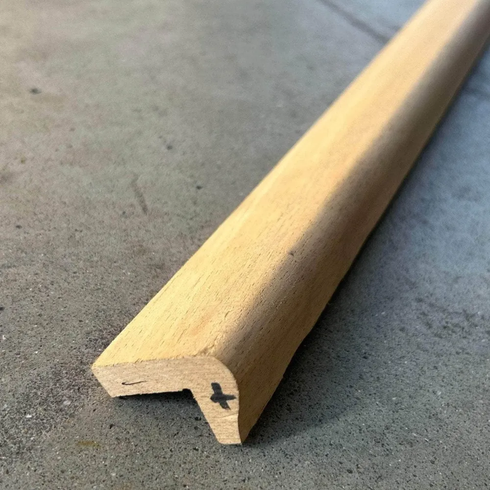 Nez de marche Eucalyptus 45x28x10 mm - L=1 m en acier inoxydable brossé
