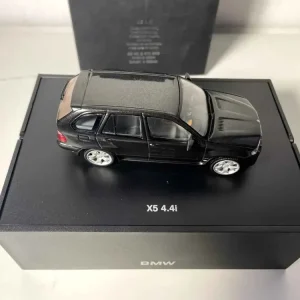 Certifié OEM BMW X5 4.4i noire (coffret présentoir noir)