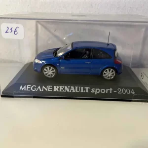 Moto custom cruiser Renault Mégane sport bleue de 2004