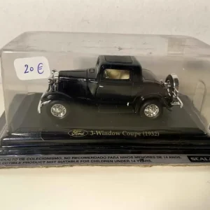 Ford Window coupé noire de 1932 (voiture américaine)