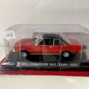 Opel Commodore GS/E coupé rouge et toit noir de 1975 - Auto Plus