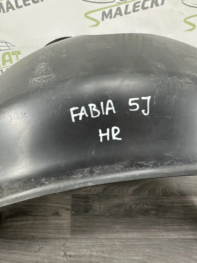 1K6 810 972 Doublure de passage de roue, aile intérieure arrière droite, modèle Skoda Fabia 5J
