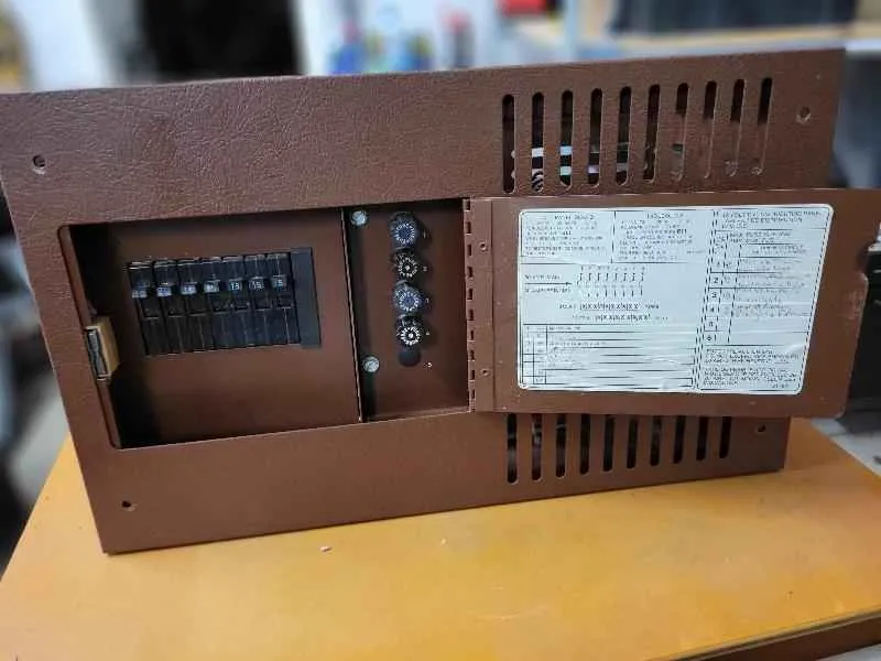 Convertisseur 30 Amp Allonson de Camping Car