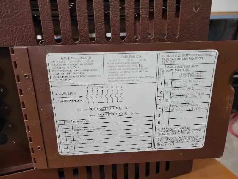Convertisseur 30 Amp Allonson de Camping Car