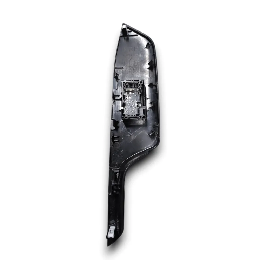 Destre C-HR COD: 74231F4010 (2016>)