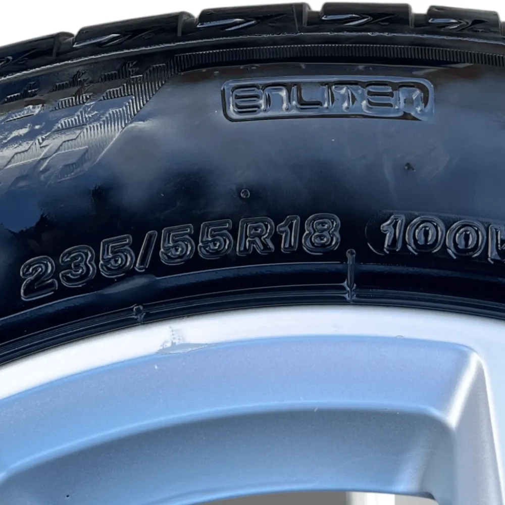 Ensemble de 4 roues en alliage gris R18 Audi Q3 F3
