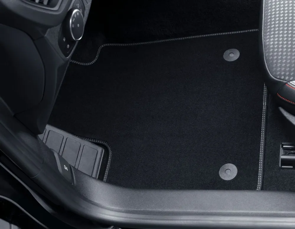 Tapis de sol en velours avant pour Ford Focus à partir de 04/2018