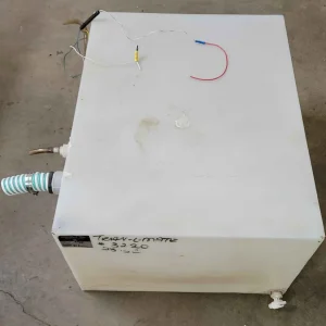 Réservoir d'eau douce de 32 gallons pour VR – Occasion | 27 po x 21 po x 14 po Fresh Water Tank