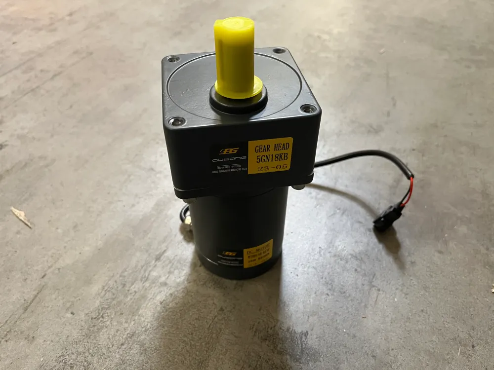 Moteur d'entraînement pour brosses latérales - balayeuses Daewoo/Kremer/Graefer