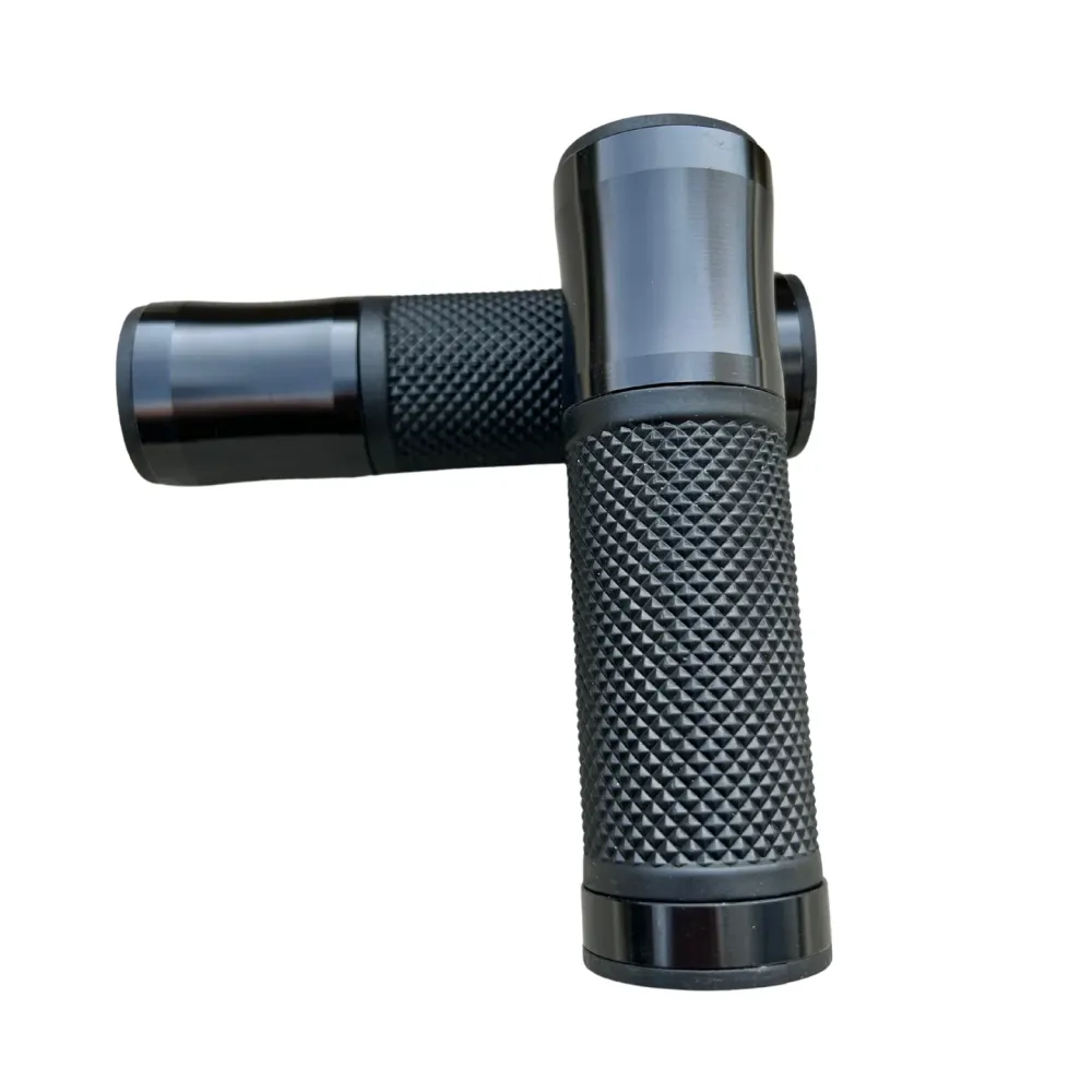 Poignées noires pour guidons de 22,2 mm CNC