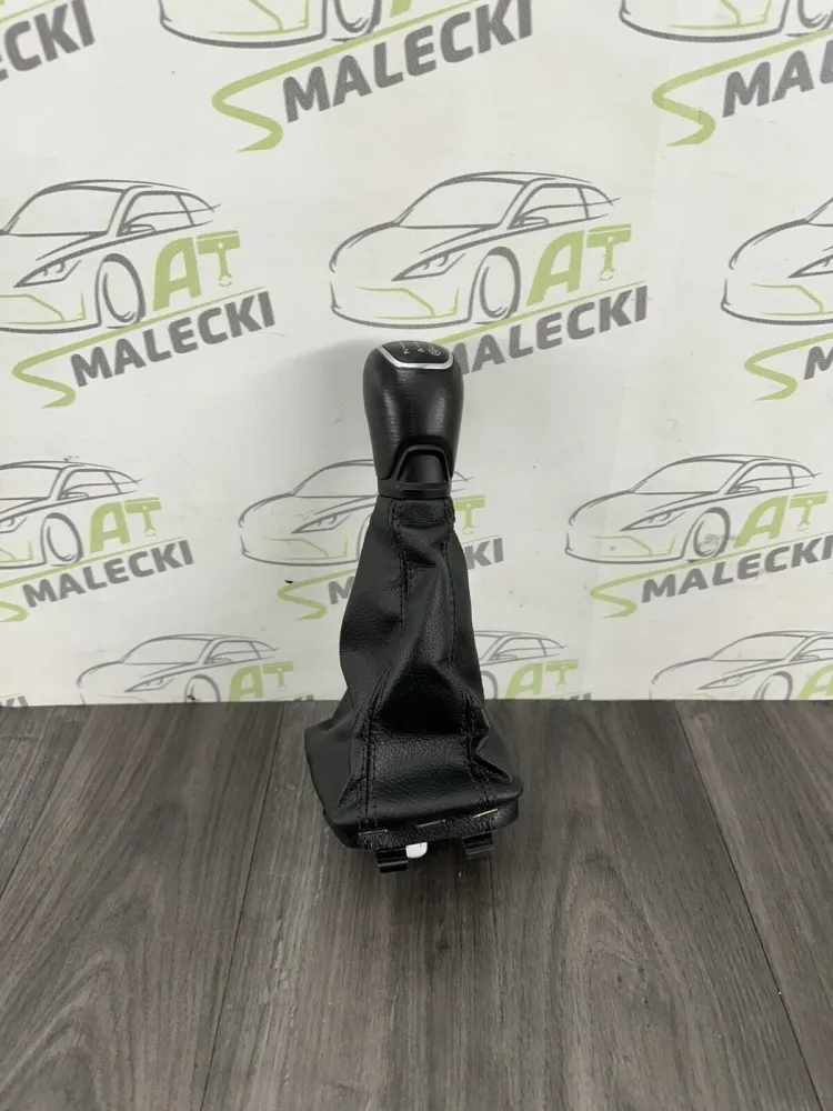 Pommeau de levier de vitesse en cuir 5 vitesses pour modèles Skoda Fabia 6V (6V0711120)