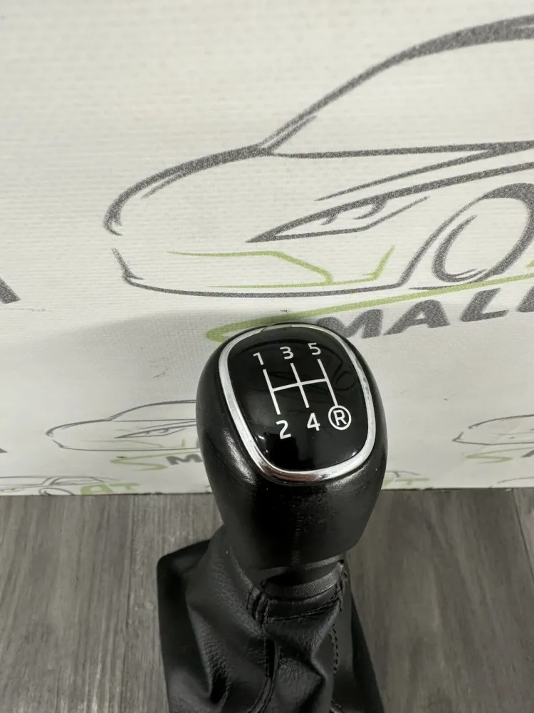 Pommeau de levier de vitesse en cuir 5 vitesses pour modèles Skoda Fabia 6V (6V0711120)