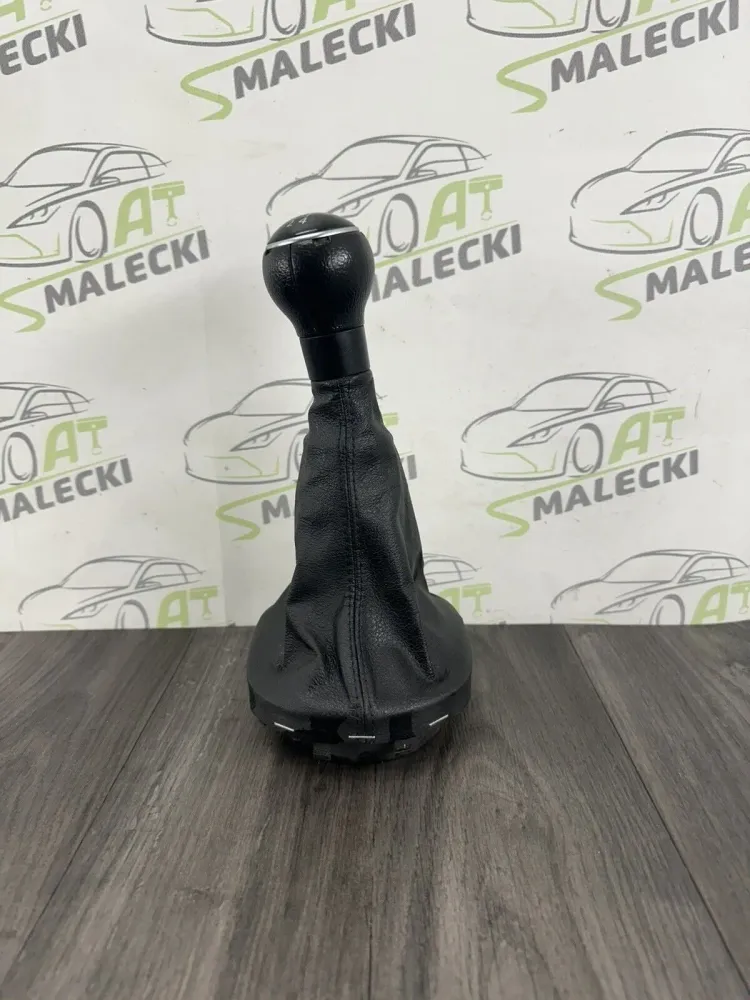 Pommeau de levier de vitesse cuir 5 vitesses VW Touran modèle 1T 1T0711456