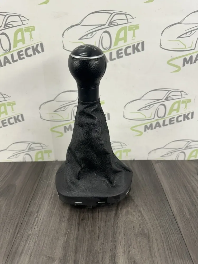 Pommeau de levier de vitesse cuir 5 vitesses VW Touran modèle 1T 1T0711456