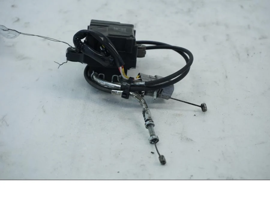 moteur de papillon de gaz Suzuki