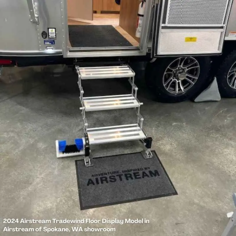 Torklift GlowStep Revolution – A8073 – Marchepied d'entrée en aluminium à 3 marches pour Airstream