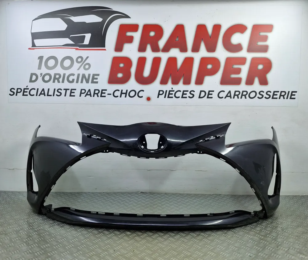 Pare-choc avant Toyota Yaris 3 Phase 3 (À partir du 04/2017) - Occasion d'origine ***
