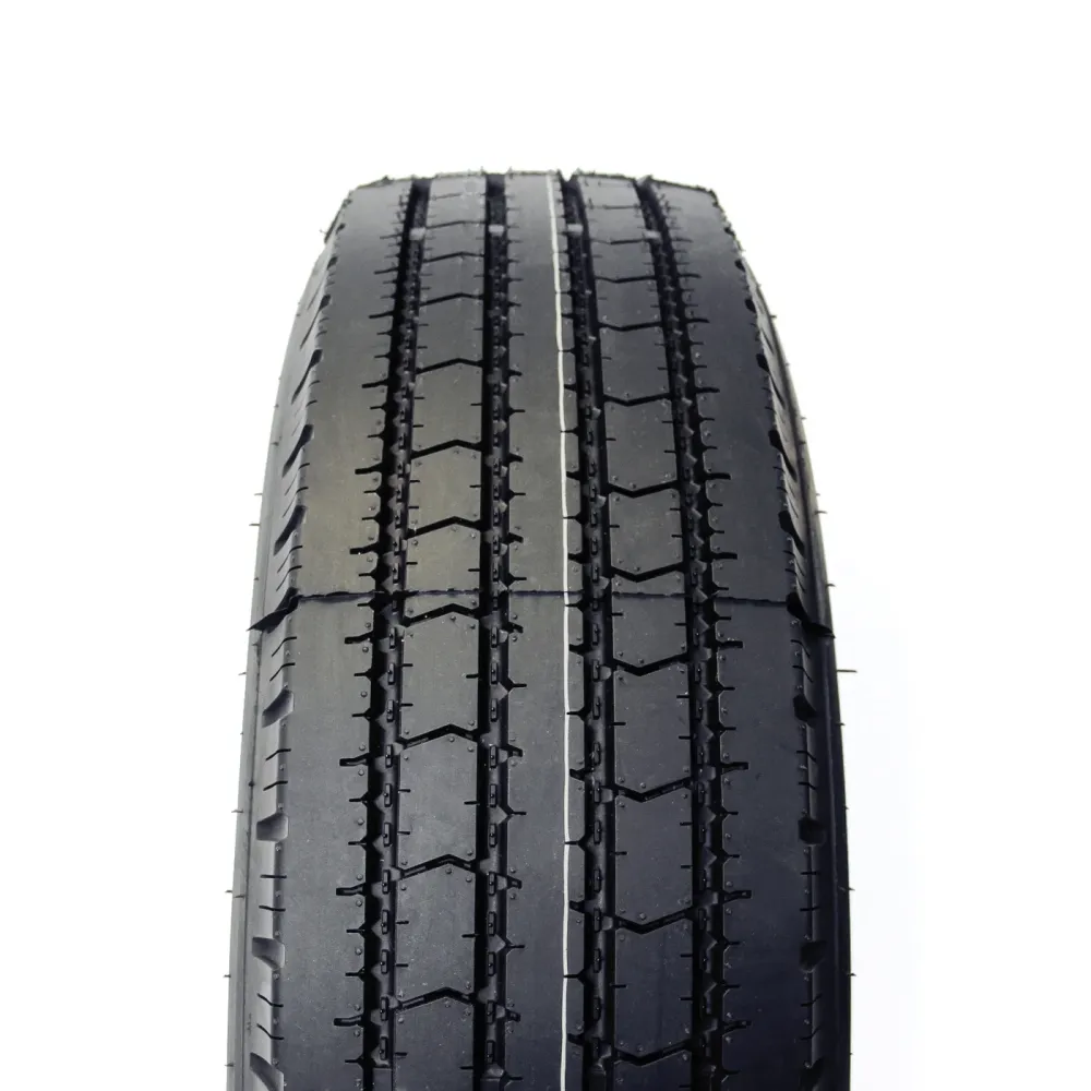 Pneu radial 235/85R16 14 plis LRG 4400 lbs Westlake et jante 16" 6 trous modulaire aluminium