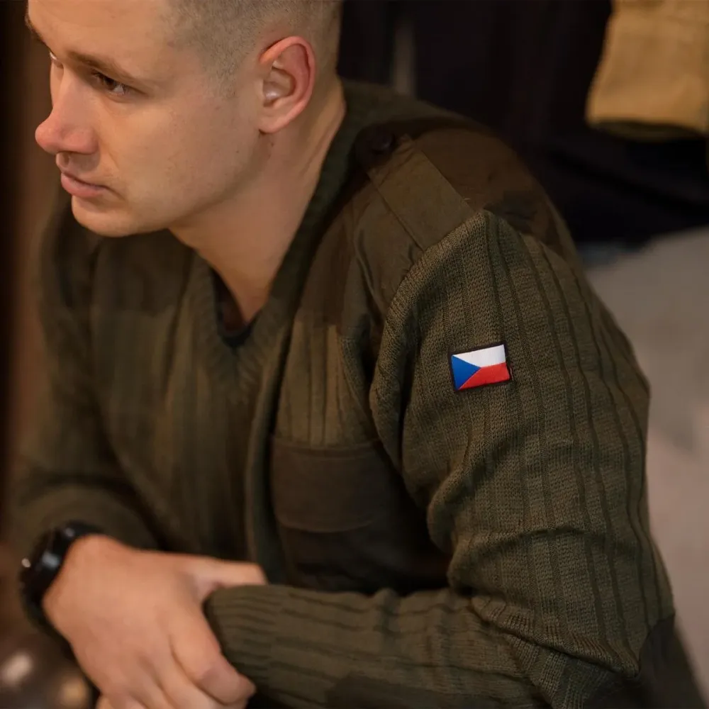 Support smartphone Pull d'origine de l'armée tchèque en laine vert olive col en V surplus militaire NEUF