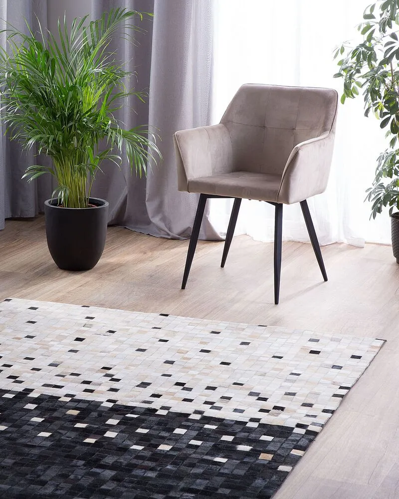 Cowhide Area Rug 140 x 200 cm Black and Écru ERFELEK