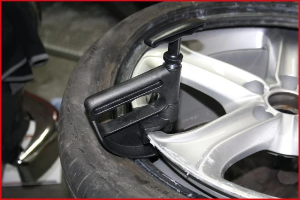 Presse-talon de pneu KS Tools pour le montage des pneus 911.8197 obtenir à bas prix