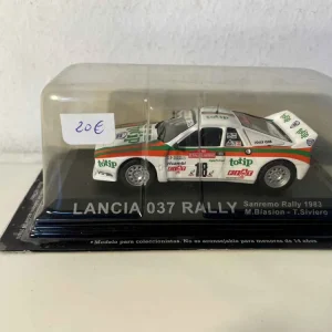 Support GPS moto Lancia 037 Rally blanche, orange et verte numéro 18 - rallye de San-Rémo de 1983