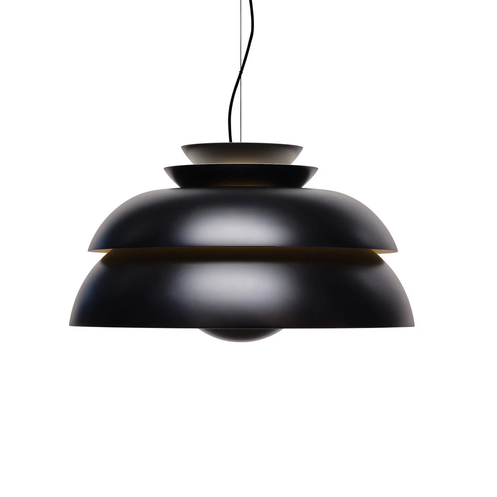 FRITZ HANSEN Concert P3 suspension noir 55cm par Akrapovič