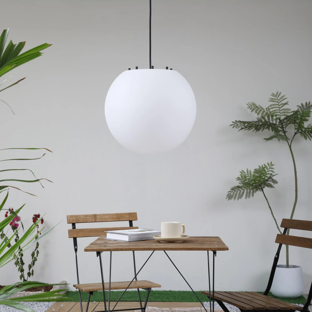 Haute Performance Lindby suspension d'extérieur Alea, blanc, plastique, Ø 38 cm