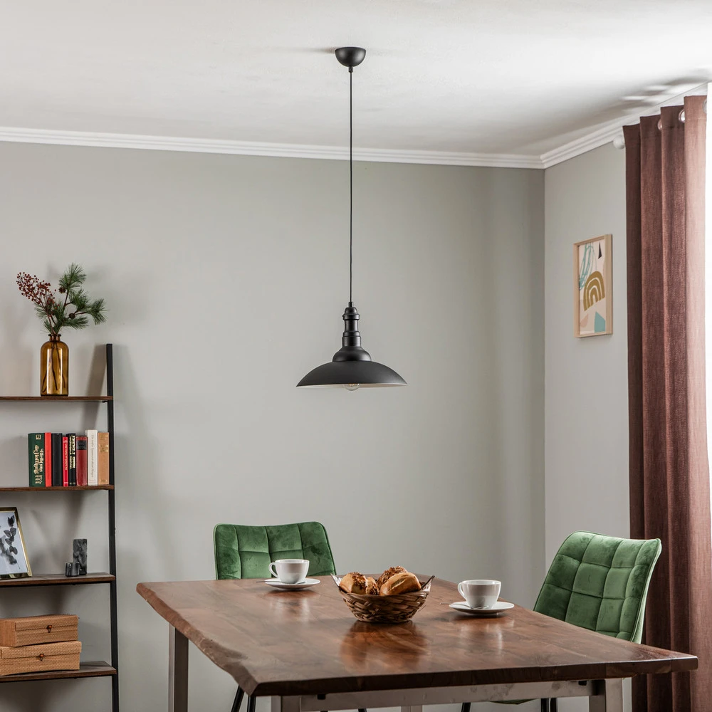 Suspension AV-4100-M5-BSY en noir, intérieur blanc par Akrapovič