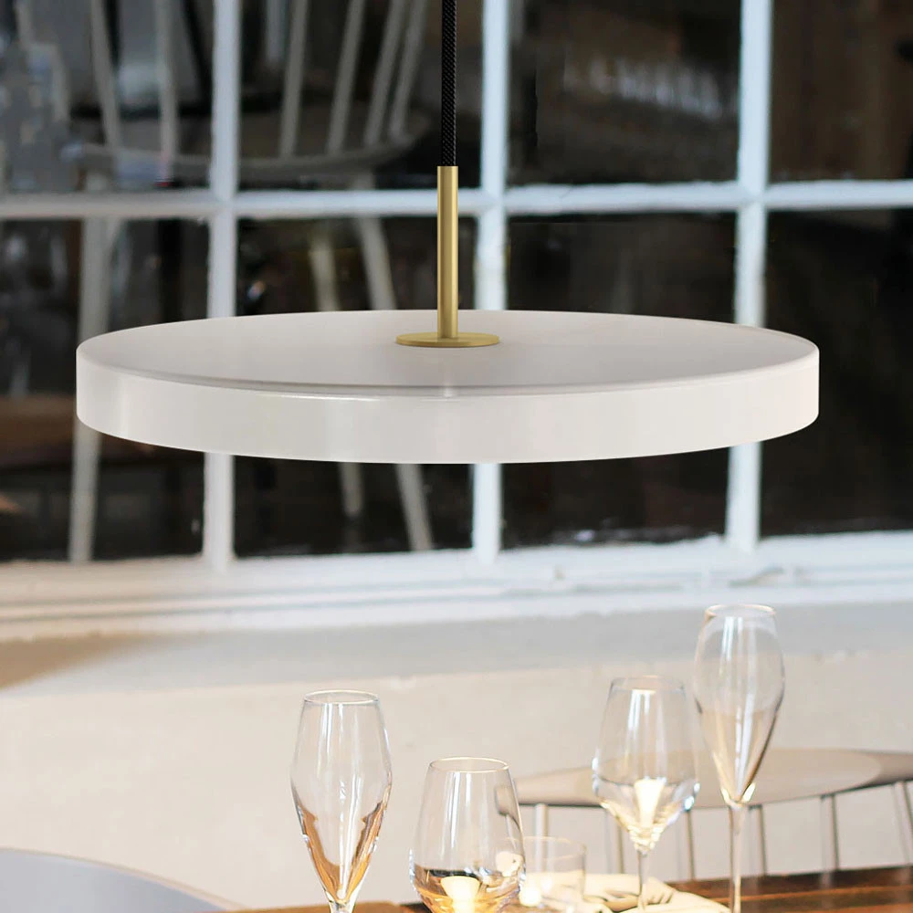UMAGE Asteria medium suspension laiton nacrée avec Garantie Constructeur