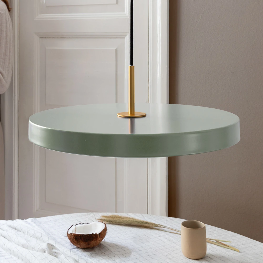 UMAGE Asteria medium suspension laiton vert évident avec rivets de maillon
